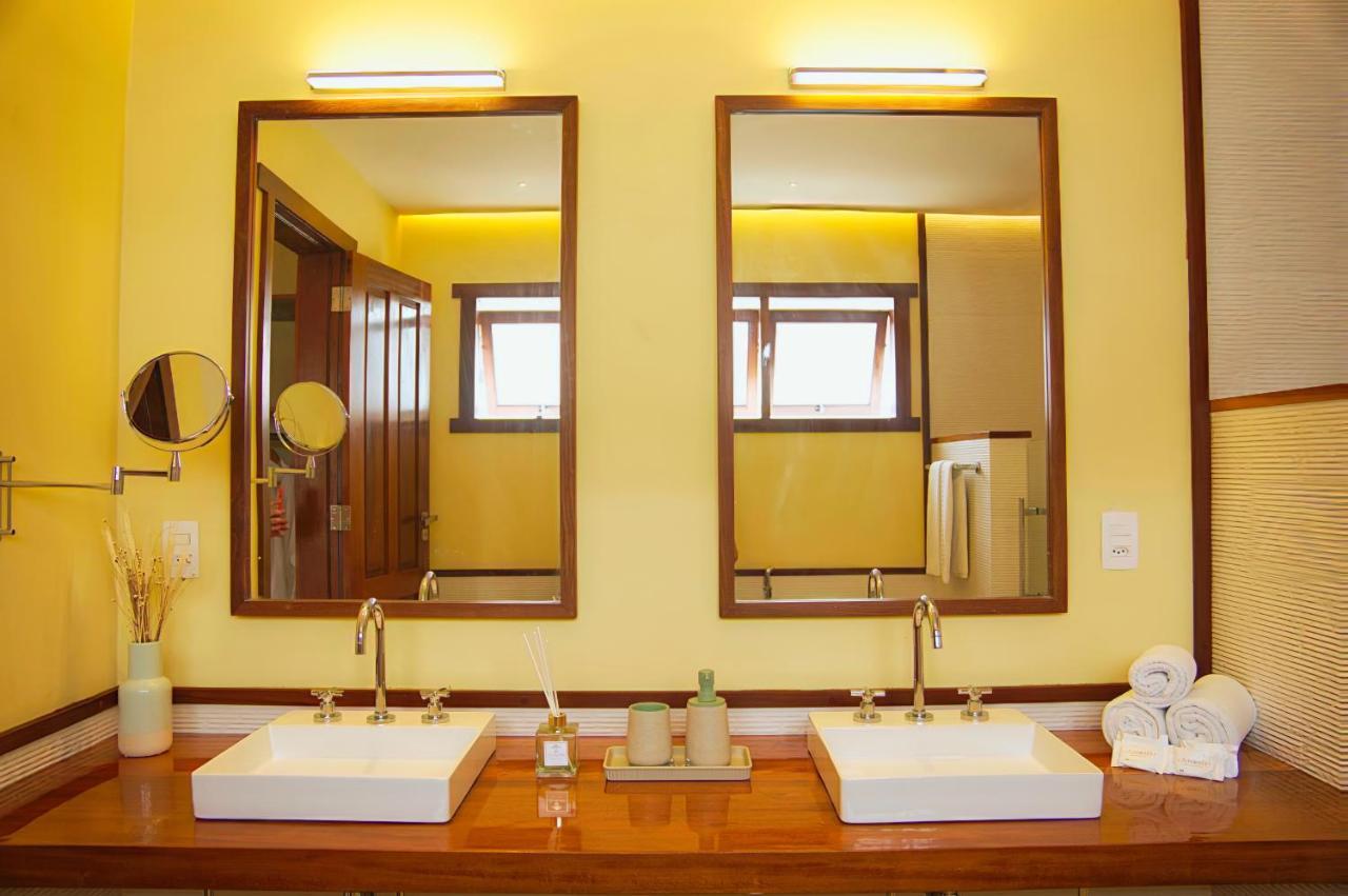 Quarto Deluxe com Cama de Casal, Varanda e Vista do Mar da Terceira Praia